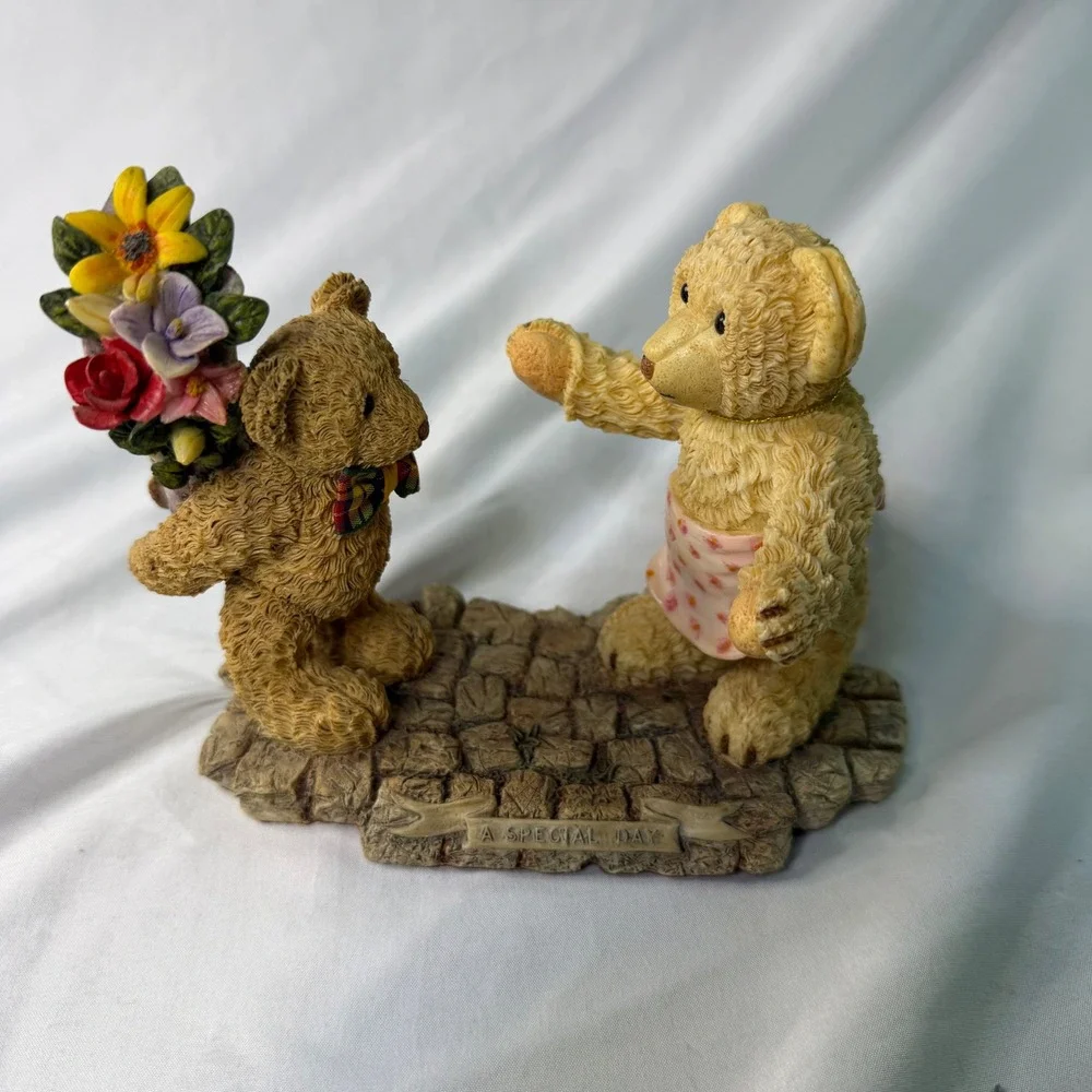 BeauBears A Special Day Teddy Bear Figurine Mothers Day Gift Flowers Resin Decor